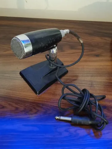 Microfone Vintage de Mesa