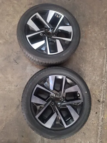 Estepe 20 Amarok Extreme 2025 original VW  + 1 pneu 70% vida 