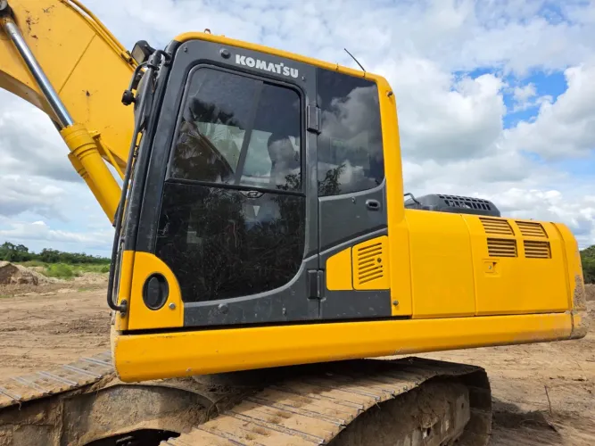 ESCAVADEIRA HIDRÁULICA KOMATSU 2022