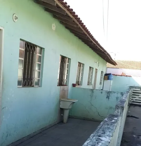 Alugo kitnet na Mombuca em Maricá