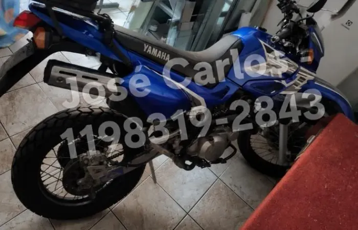 Moto XT 600 cc azul linda Yamaha, com tudo em dia