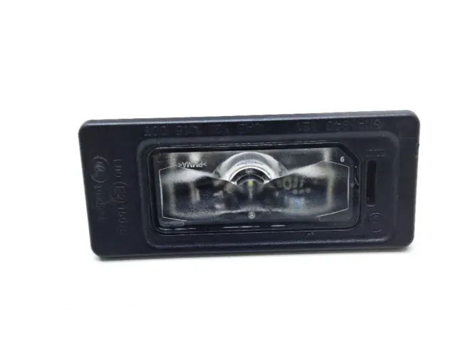 Luz Placa Traseira Esquerda Vw Nivus 1.0 Tsi 2025