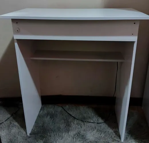 Mesa pequena para quarto