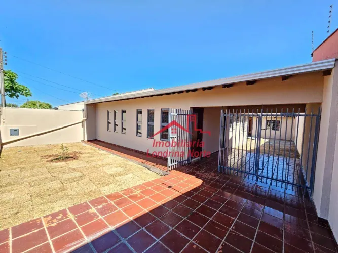 Casa com 3 dormitórios para alugar, 160 m² por R$ 1.700,00/mês - Santa Rita 2 - Londrina/P