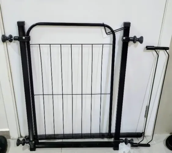 Portão grade de segurança preto 69cm com extensor a 83 cm
