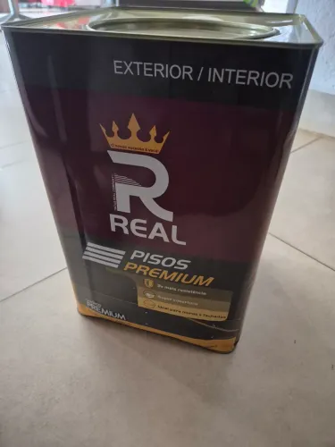 Vende-se 2 tinta da real nova lacrada 1por 250 ou as 2 por 450