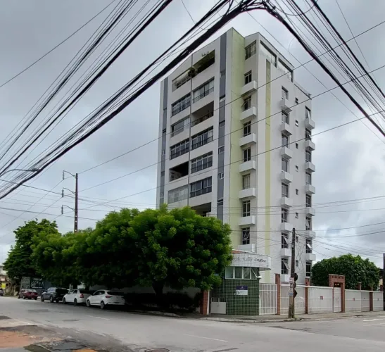 Joaquim Távora, Próximo Avenida Antônio Sales.