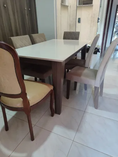 Mesa 6 lugares com cadeiras