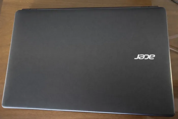 Notebook Acer Aspire E1-572 i3 500GB 15,6" Usado