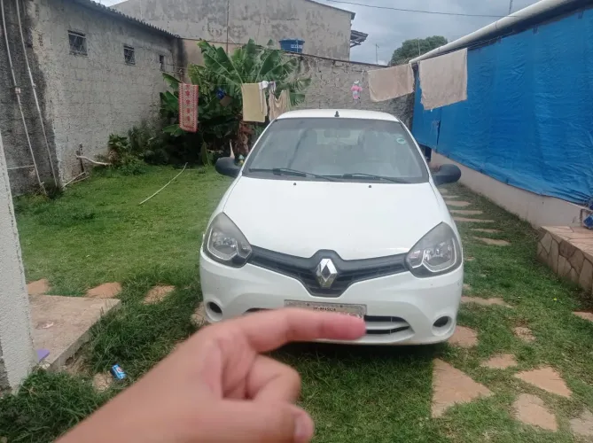 Renault Clio Authentique 1.0/1.0 Hi-power 16V 3P 2014