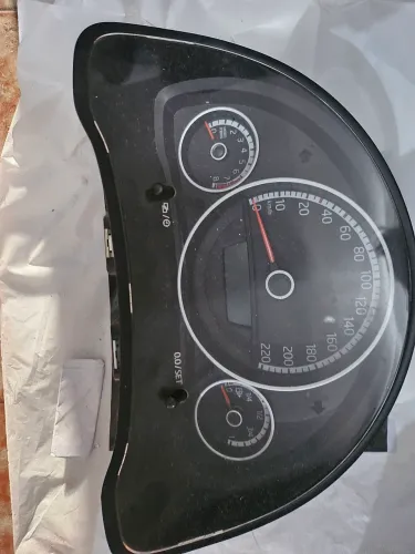 Painel de instrumentos do VW up tsi.