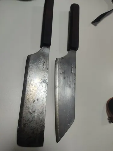 2(duas ) Facas Japonesas r.Okamoto , Nakiri , Bunka , Aço Carbono- Usada ,Bom Estado .
