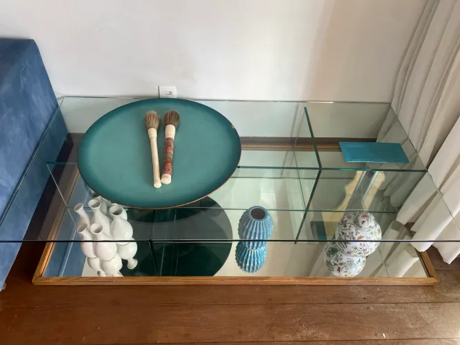 mesa de centro de vidro e espelho