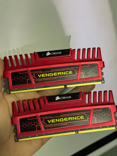 Memória RAM 2x4GB DDR3 1866MHz