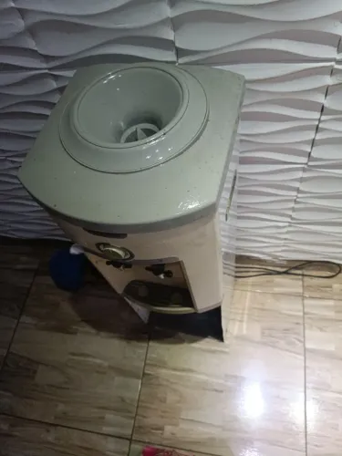 Bebedouro com defeito, ideal para uso de peças