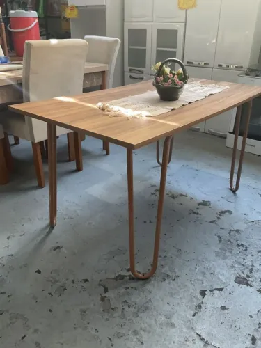  MESA DE JANTAR COM PÉ DE AÇO - LINDA
