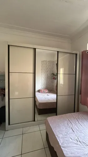 Guarda Roupa de Casal com espelho e 6 gavetas