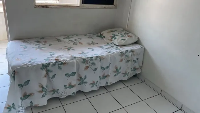 Cama de solteiro usada 
