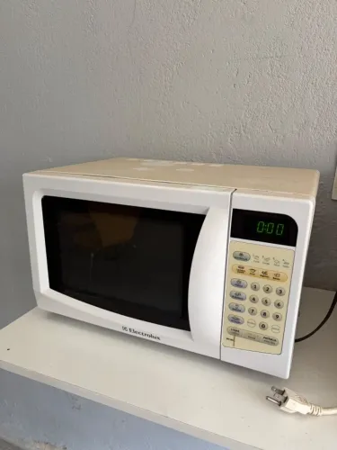 Micro-ondas Electrolux ME18S 17L Branco - 127V