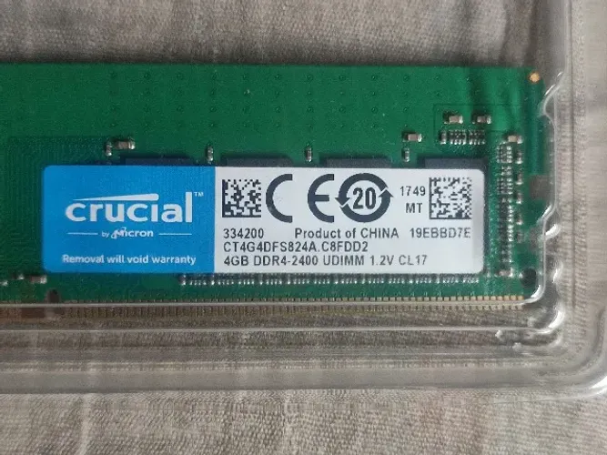 Kit Memória RAM Crucial 8GB (2x4GB) DDR4 2400MHz para PC