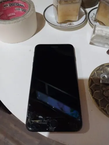 Vendo iPhone 7 Plus preto 