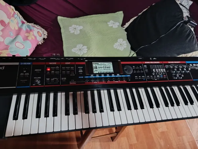 Teclado Roland Juno g