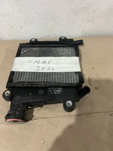 Radiador nmax 2021 usado original 