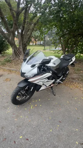 Yamaha R15