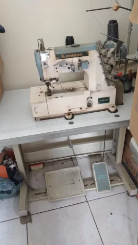 Máquina de costura colarete/ galoneira 