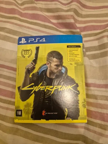 Cyberpunk 2077 PS4 com encartes e adesivos