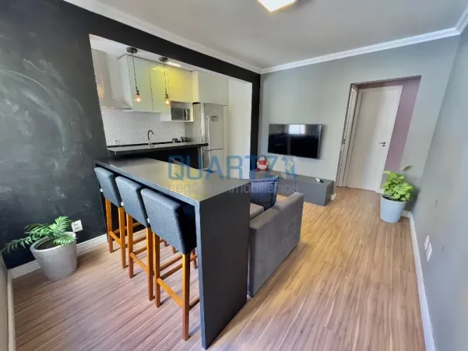 Apartamento Mobiliado reformado à venda no Centro Histórico de Porto Alegre-RS: 1 quarto,