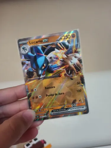 Lucario ex da expansão Coroa Estelar