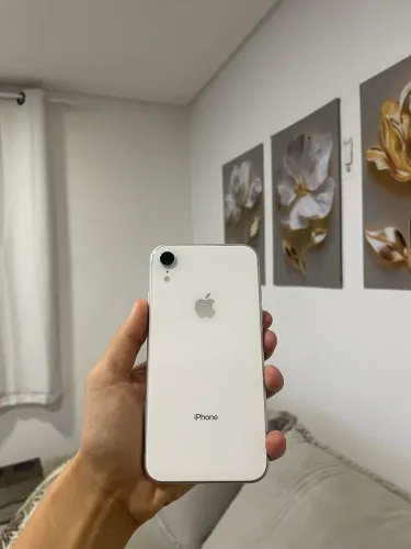 iPhone XR 64GB BRANCO