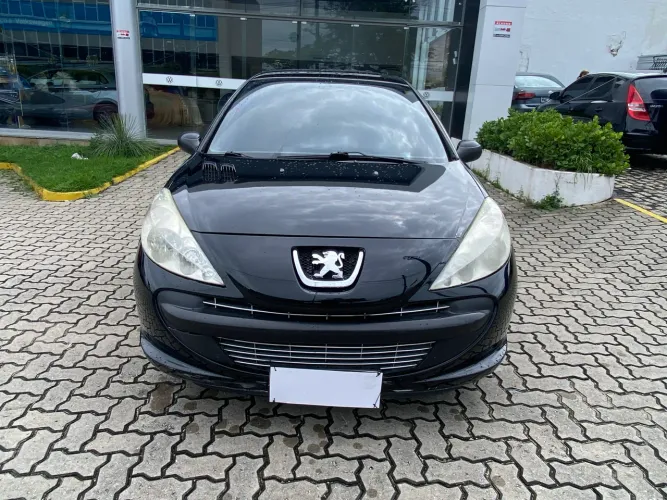 Peugeot 207 XR 1.4 Flex 8V 5P 2011