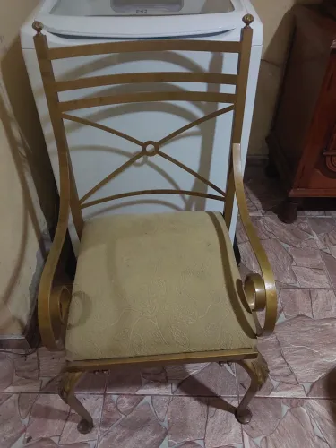 Cadeira de ferro