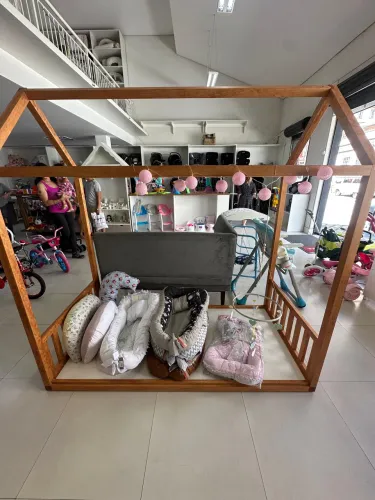 cama montessoriana infantil