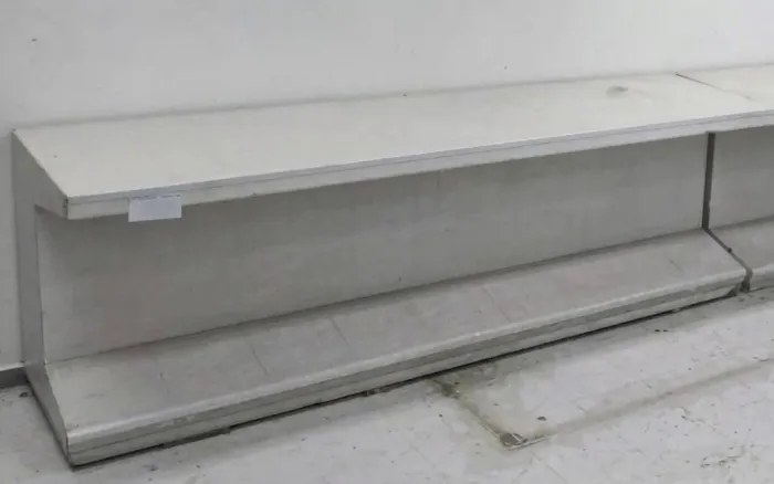 Bancada de Trabalho (grande) 2,70 m com Armários, Ideal para Loja ou Oficina