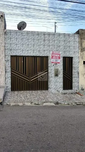 Casa à Venda no Bairro Suíça com 3 quartos - Aracaju-SE