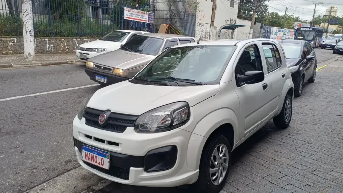 Fiat Uno Attractive 1.0 EVO Fire Flex 8V 5P 2021