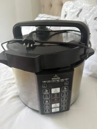 Panela de pressão elétrica Walita