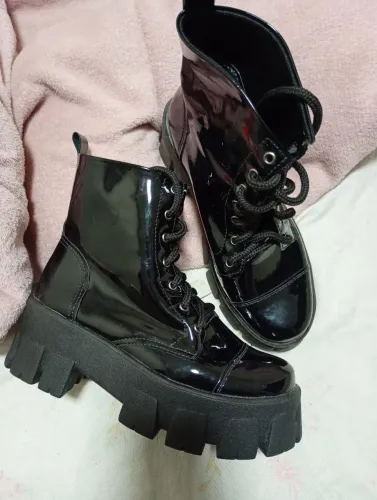 Bota Coturno Tratorada Preto Verniz