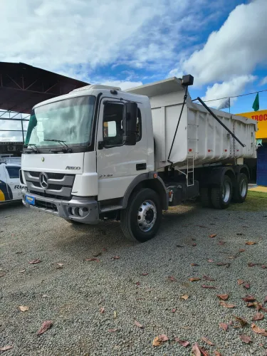 MB 2730 Ano 2016 6x4 traçado