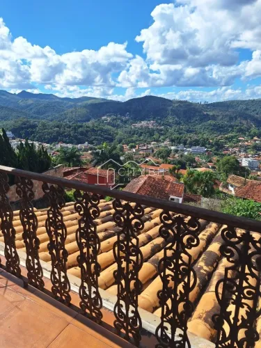 Casa no bairro Alto das Quintas em Nova Lima.