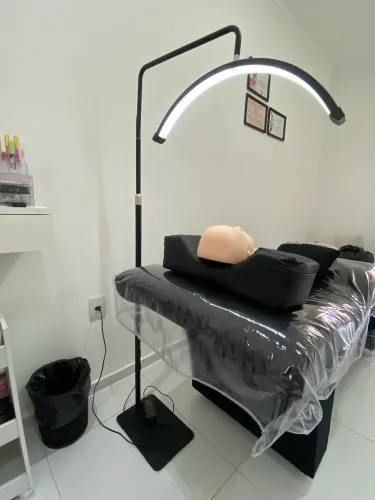 Vendo Kit salão extensão de cílios .Tudo Novinho.