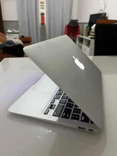 MAC BOOK AIR