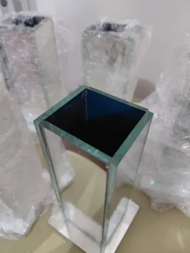 Vasos de Vidro Espelhado: Kit com 5 vasos -O Toque de Elegância que Falta na sua Decoração