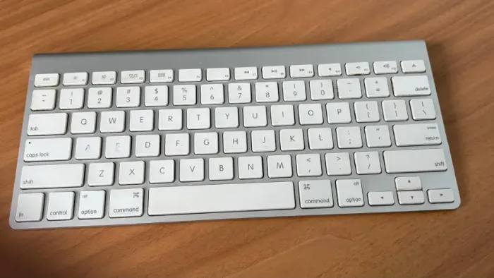 Apple Wireless Keyboard (1ª geração)