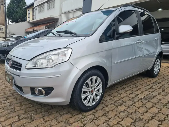 Fiat Idea Attractive 1.4 Fire Flex 8V 5P 2013