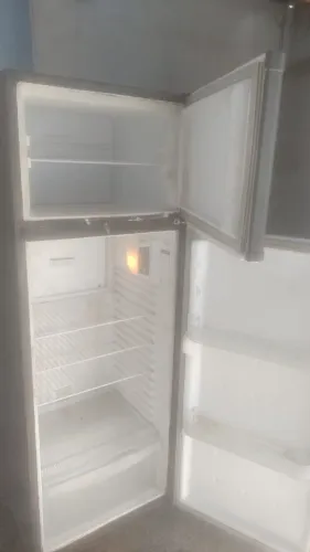 Vende-se Geladeira cônsul funcionado 