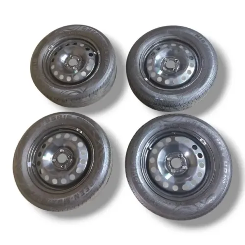 Jogo de roda com pneu Vw Polo Gol Saveiro 185/65 R15 4 furos